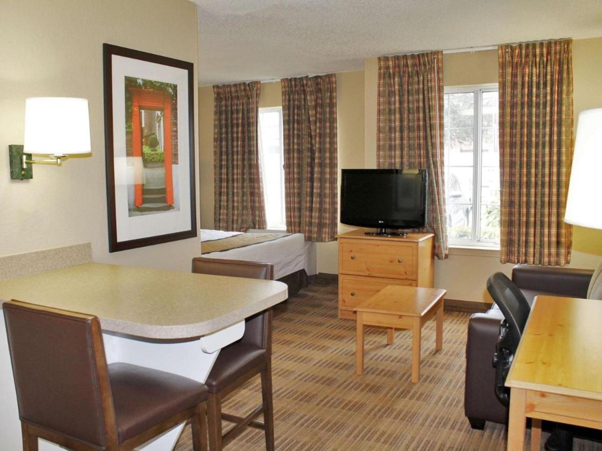 Beachwood Extended Suites Orange Bagian luar foto